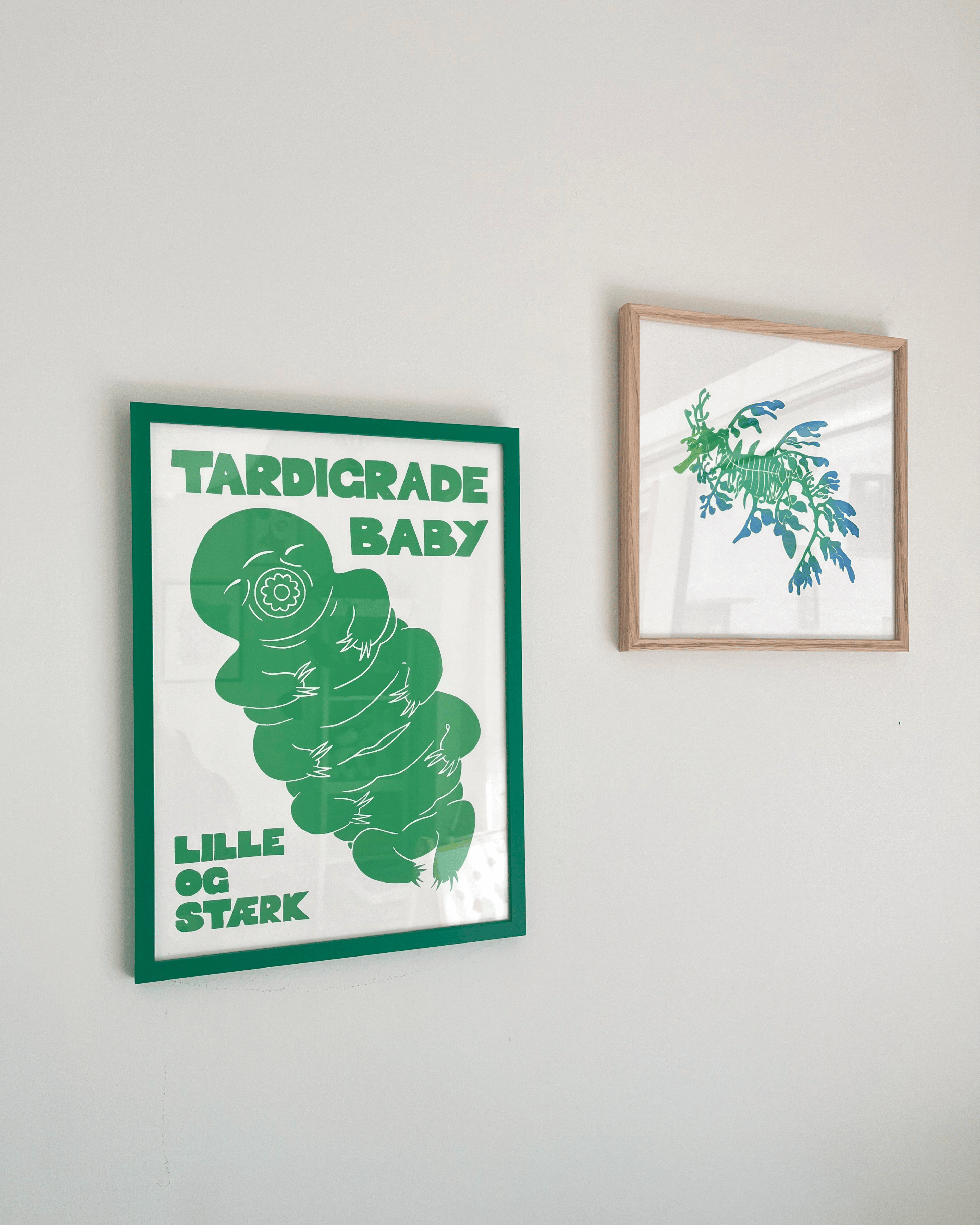 Tardigrade baby, originalt linoleumstryk, flere farver, A3